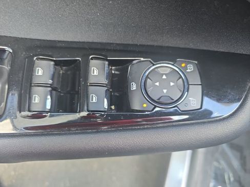 Used 2016 Ford Edge SEL FWD image 27