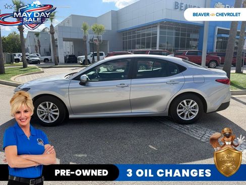 Used 2025 Toyota Camry LE FWD image 7