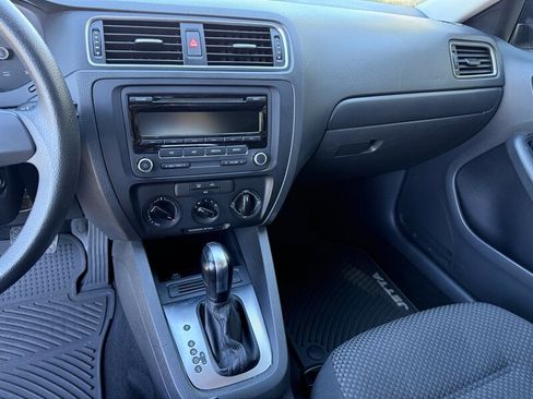 Used 2014 Volkswagen Jetta S image 18