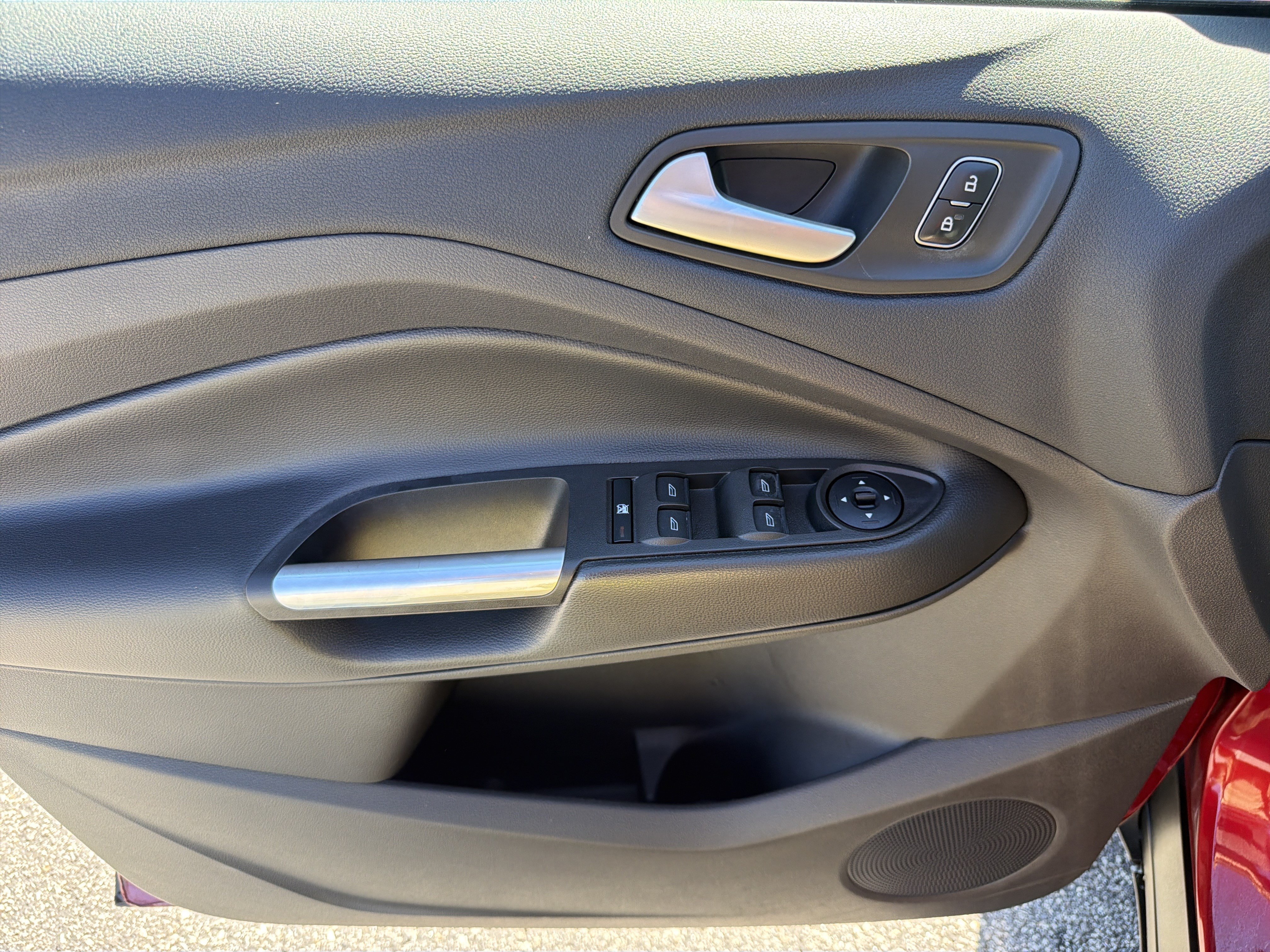 Used 2018 Ford Escape SE FWD image 20