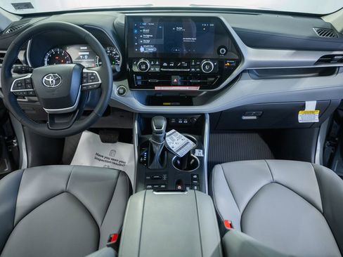 New 2026 Toyota Highlander XLE AWD/4WD image 20