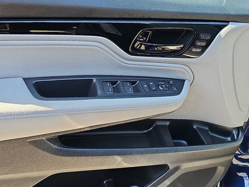 Used 2024 Honda Odyssey Elite image 18