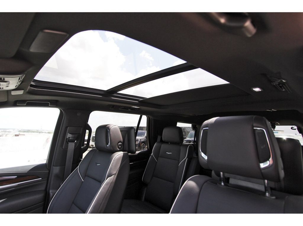 Certified 2023 Cadillac Escalade Premium Luxury AWD/4WD image 30