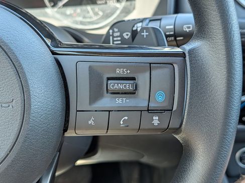 Used 2022 Nissan Rogue SV AWD/4WD image 22