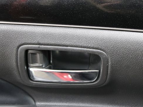 Used 2019 Mitsubishi Outlander SE image 19