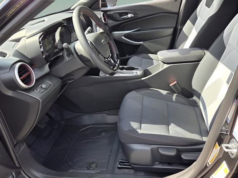 New 2026 Chevrolet Trax RS FWD image 31