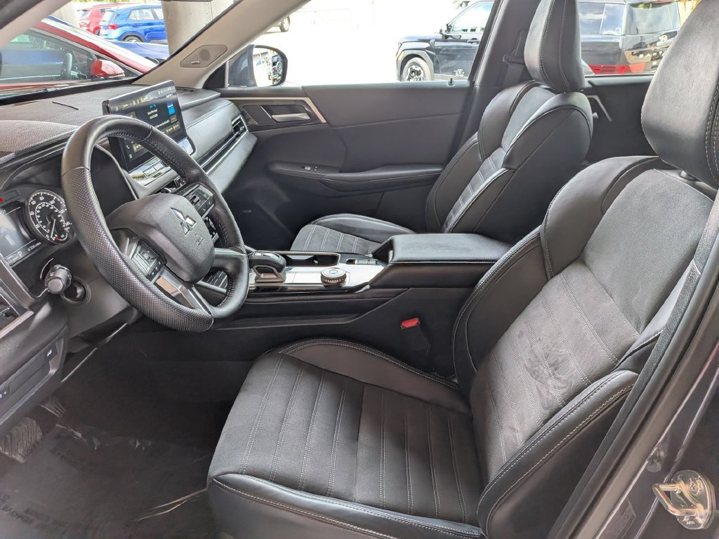 Used 2025 Mitsubishi Outlander SE AWD/4WD image 15