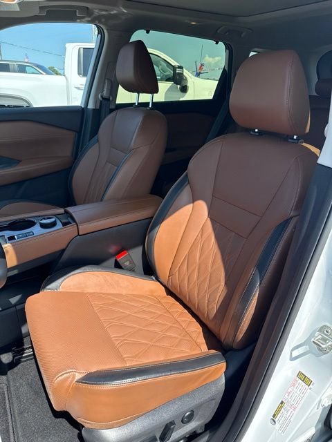 Used 2026 Nissan Rogue Platinum w/ Platinum Premium Package AWD/4WD image 13