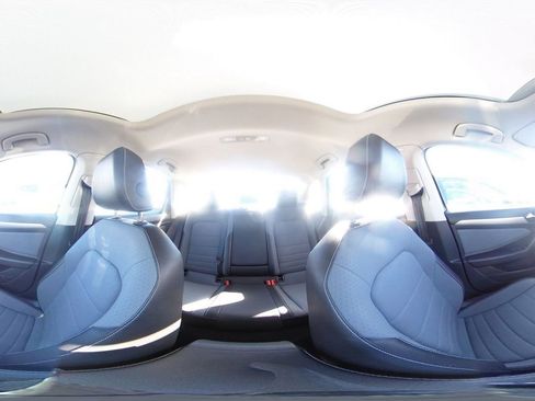 Used 2025 Volkswagen Jetta SE image 41