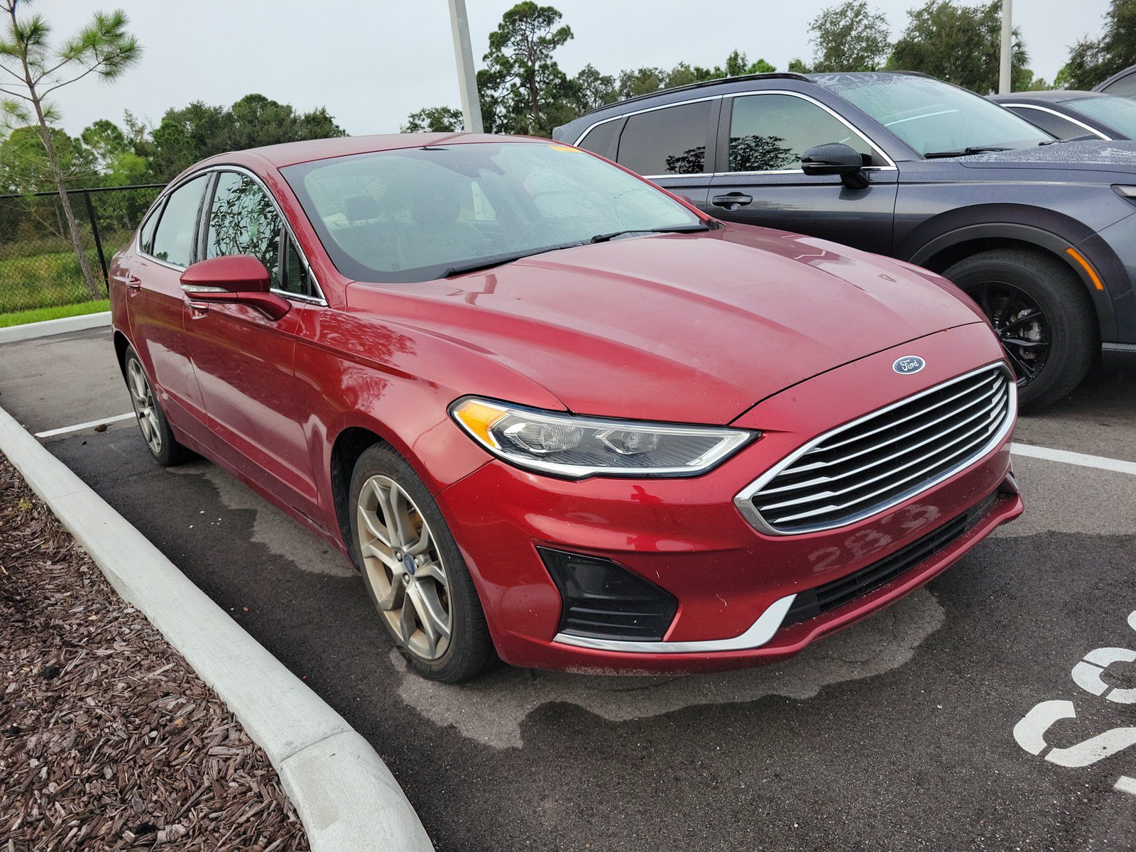Used 2019 Ford Fusion SEL FWD image 2