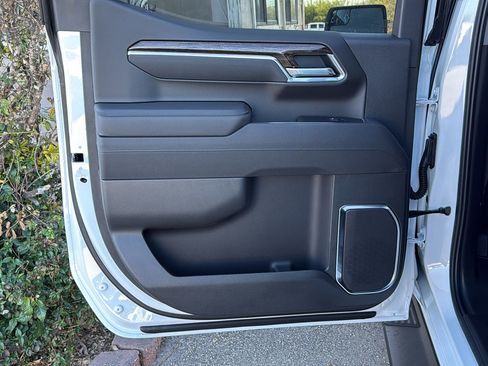 New 2026 GMC Sierra 1500 Elevation image 13