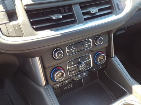 Used 2024 Chevrolet Suburban LT AWD/4WD image 8