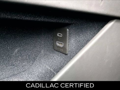Certified 2025 Cadillac Escalade ESV Sport Platinum AWD/4WD image 35
