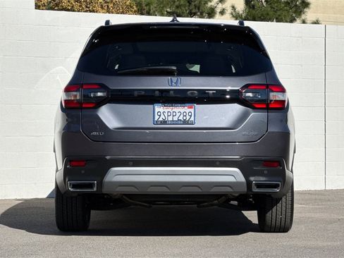 Certified 2025 Honda Pilot Elite image 9