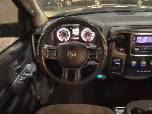 Used 2015 RAM 3500 Tradesman w/ Chrome Appearance Group image 13