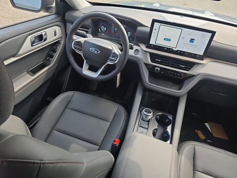 New 2026 Ford Explorer Active w/ Active Comfort Package AWD/4WD image 32