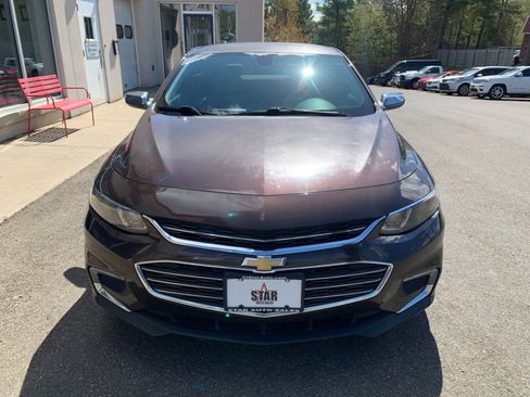 Used 2016 Chevrolet Malibu LT image 2