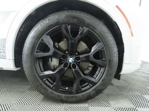 Used 2020 BMW X7 xDrive40i w/ Premium Package AWD/4WD image 34