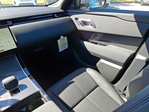 Certified 2025 Land Rover Range Rover Velar Dynamic SE image 14