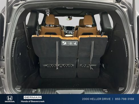 Used 2021 Chrysler Pacifica Pinnacle FWD image 26