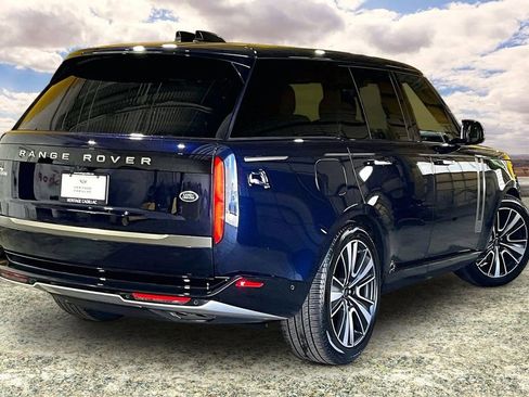 Used 2023 Land Rover Range Rover SE AWD/4WD image 5