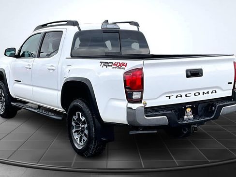 Used 2019 Toyota Tacoma TRD Off-Road image 4