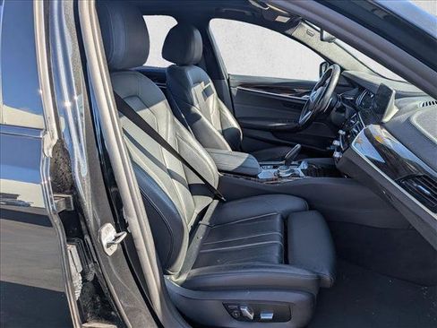 Used 2018 BMW 530e RWD image 19