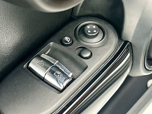 Used 2019 MINI Cooper S FWD image 22