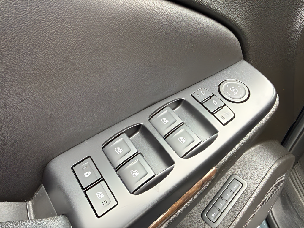 Used 2019 Chevrolet Tahoe LT RWD image 16