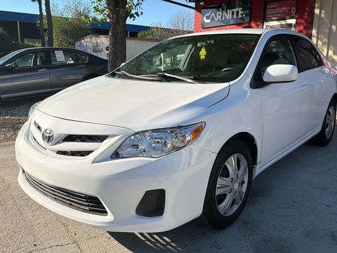 Used 2012 Toyota Corolla LE image 1