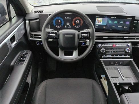 Certified 2025 Hyundai Santa Fe SE FWD image 16