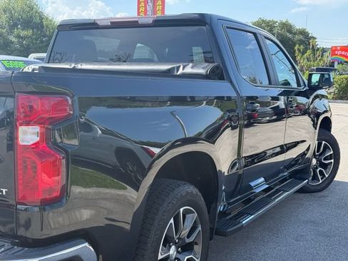 Used 2021 Chevrolet Silverado 1500 LT AWD/4WD image 8