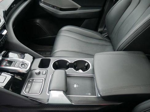 Used 2022 Acura MDX SH-AWD image 25