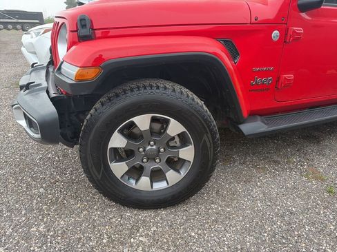 Used 2022 Jeep Wrangler Unlimited Sahara w/ LED Lighting Group AWD/4WD image 2