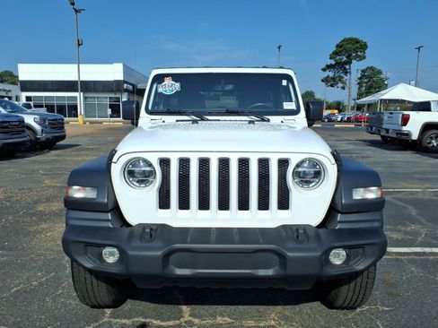 Used 2022 Jeep Wrangler Unlimited Sport AWD/4WD image 2