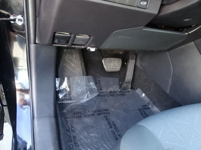 Used 2025 Toyota RAV4 XLE w/ Convenience Package FWD image 16