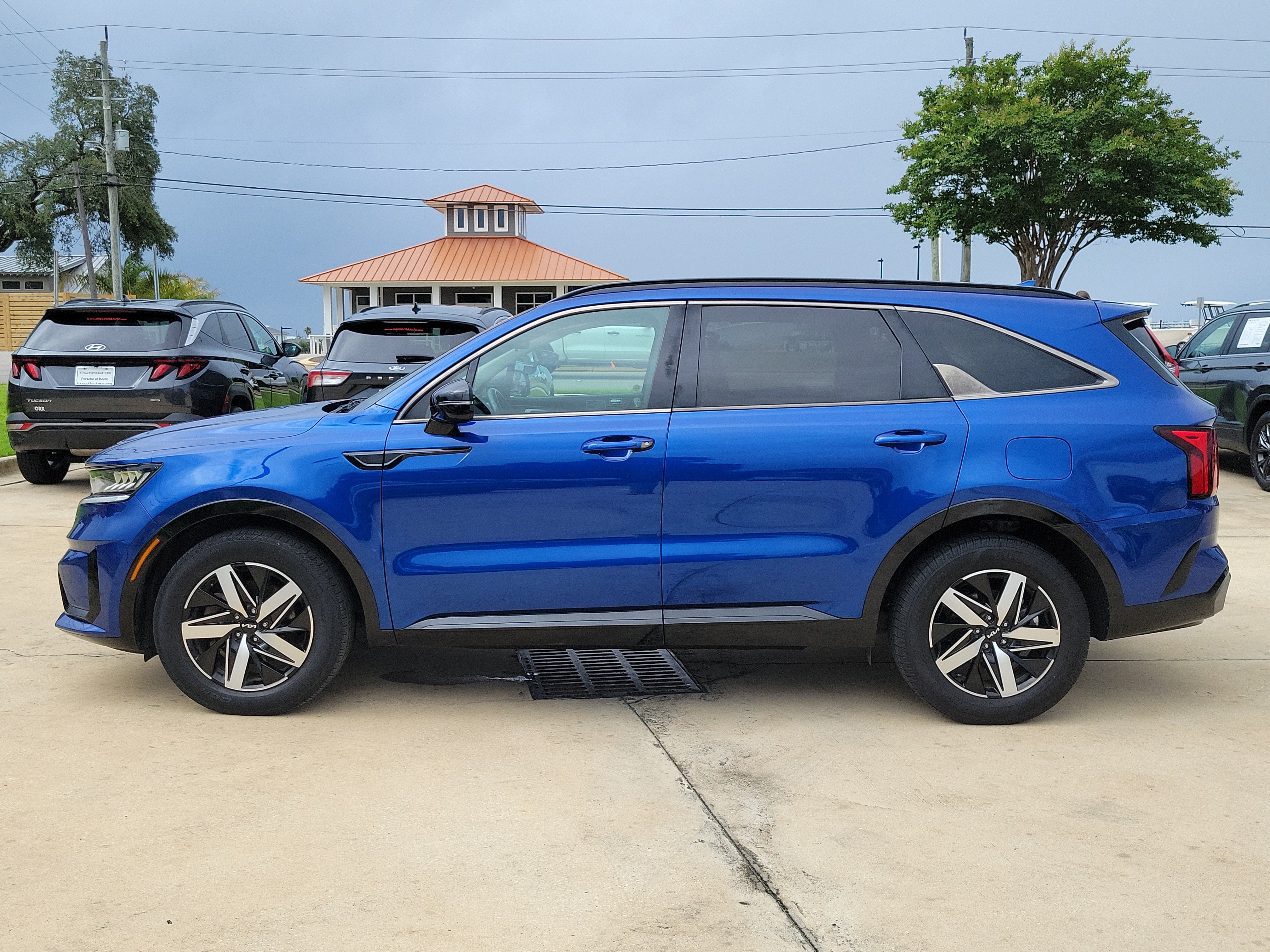 Used 2022 Kia Sorento S FWD image 2