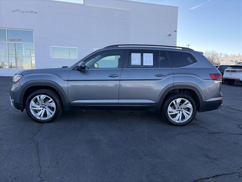 Used 2023 Volkswagen Atlas SE w/ Panoramic Sunroof Package image 8