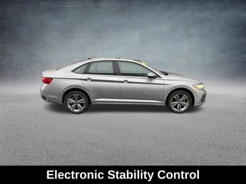Used 2023 Volkswagen Jetta SE FWD image 8