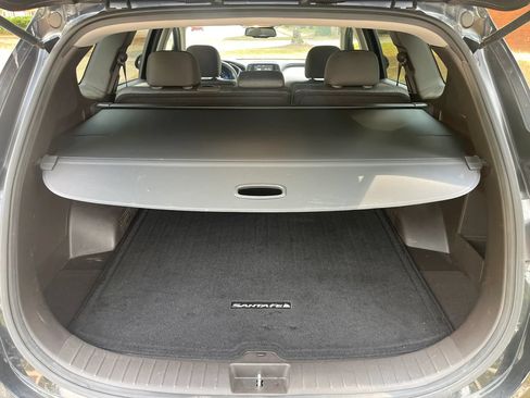 Used 2019 Hyundai Santa Fe SEL FWD image 15