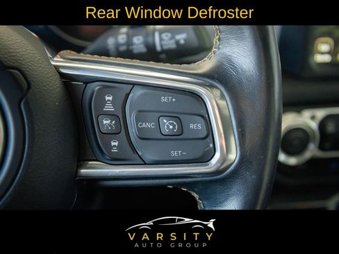 Used 2022 Jeep Wrangler Unlimited Sahara image 19