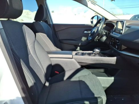 Used 2022 Nissan Rogue SV AWD/4WD image 5