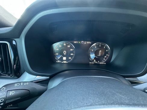 Used 2019 Volvo XC60 T5 Momentum w/ Multimedia Package FWD image 28
