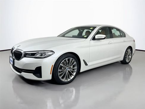 Used 2021 BMW 530i xDrive w/ Premium Package AWD/4WD image 2