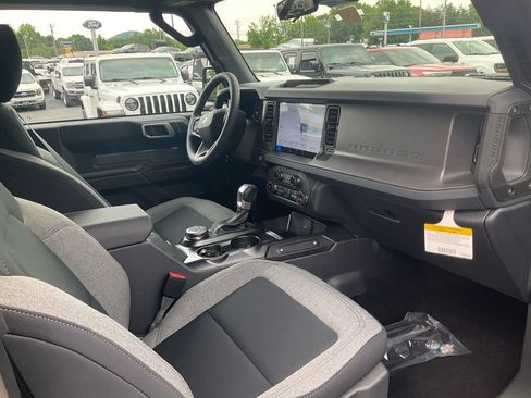 New 2026 Ford Bronco 2-Door AWD/4WD image 11