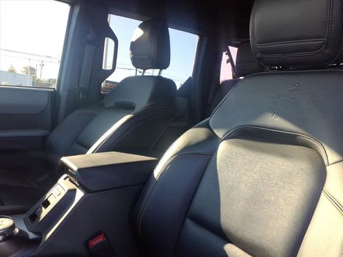 Used 2023 Ford Bronco Badlands image 12