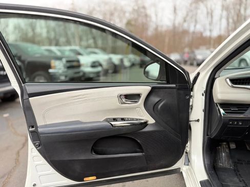 Used 2013 Toyota Avalon XLE Touring image 26