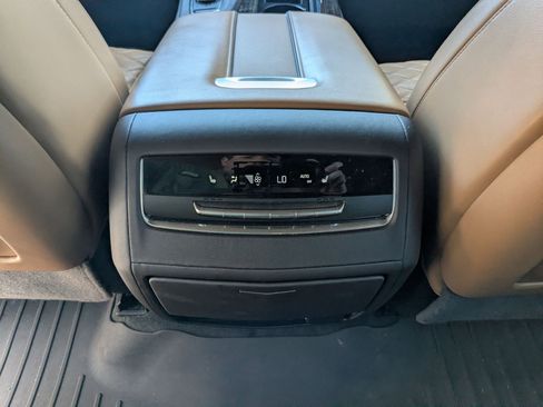 Used 2022 Cadillac Escalade ESV Premium Luxury image 24