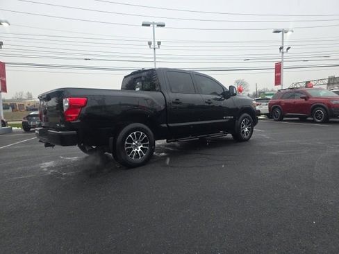 Certified 2024 Nissan Titan SV w/ SV Convenience Package image 5