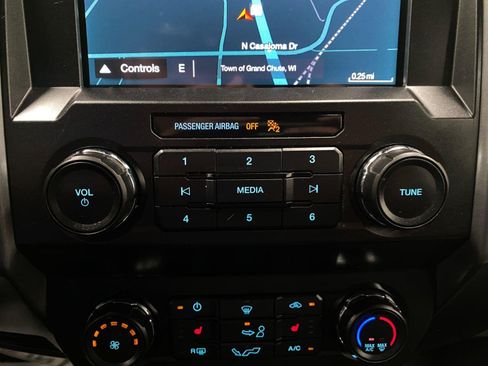 Used 2019 Ford F150 XLT w/ Equipment Group 302A Luxury AWD/4WD image 25